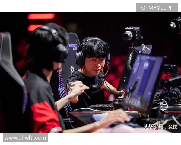 esports数据深入分析WE与FPX赛后复盘揭示双方实力对比与未来发展潜力